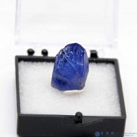 圖示-坦桑石/丹泉石原石(Tanzanite)