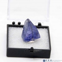 圖示-坦桑石/丹泉石原石(Tanzanite)