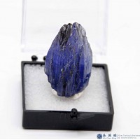 圖示-坦桑石/丹泉石原石(Tanzanite)