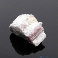 圖示-電氣石/碧璽原石(Tourmaline)