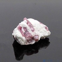 圖示-電氣石/碧璽原石(Tourmaline)