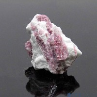 圖示-電氣石/碧璽原石(Tourmaline)