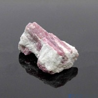 圖示-電氣石/碧璽原石(Tourmaline)