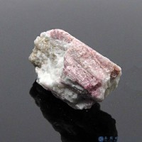 圖示-電氣石/碧璽原石(Tourmaline)