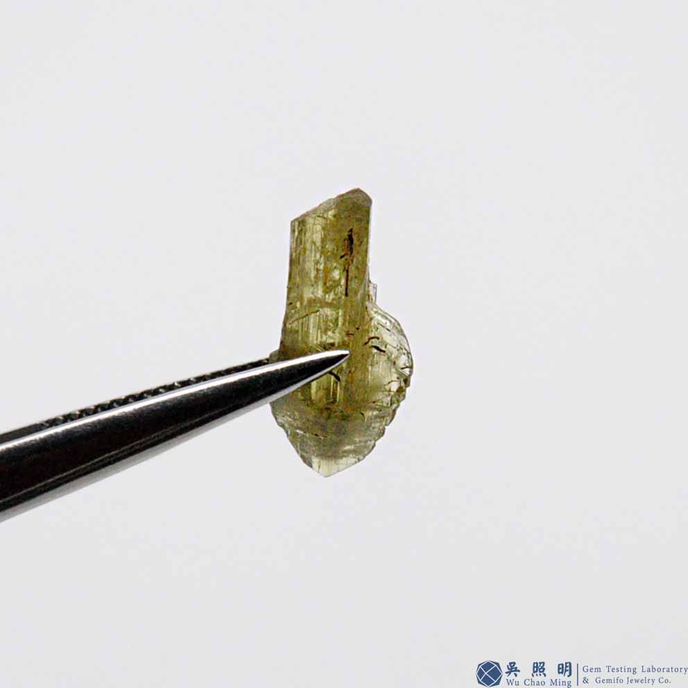 圖示-金綠寶石雙晶晶體(Chrysoberyl Twin)