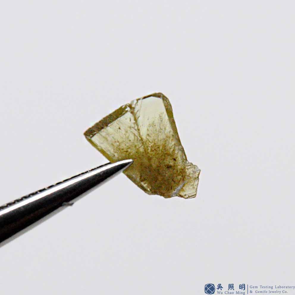 圖示-金綠寶石雙晶晶體(Chrysoberyl Twin)