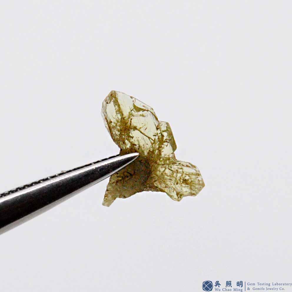 圖示-金綠寶石雙晶晶體(Chrysoberyl Twin)