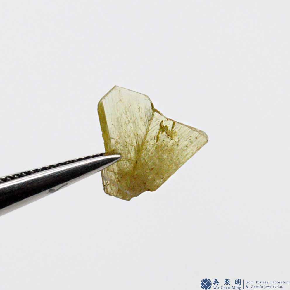 圖示-金綠寶石雙晶晶體(Chrysoberyl Twin)