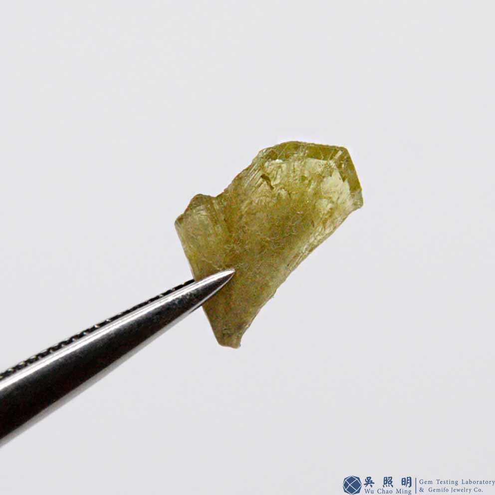 圖示-金綠寶石雙晶晶體(Chrysoberyl Twin)