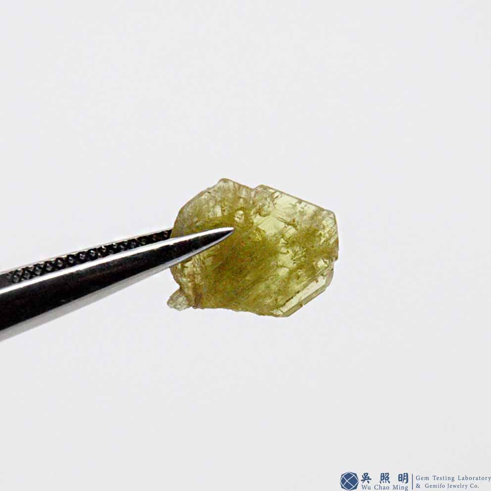 圖示-金綠寶石雙晶晶體(Chrysoberyl Twin)