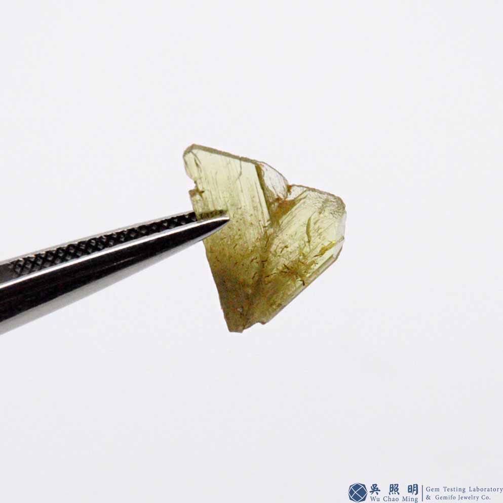 圖示-金綠寶石雙晶晶體(Chrysoberyl Twin)