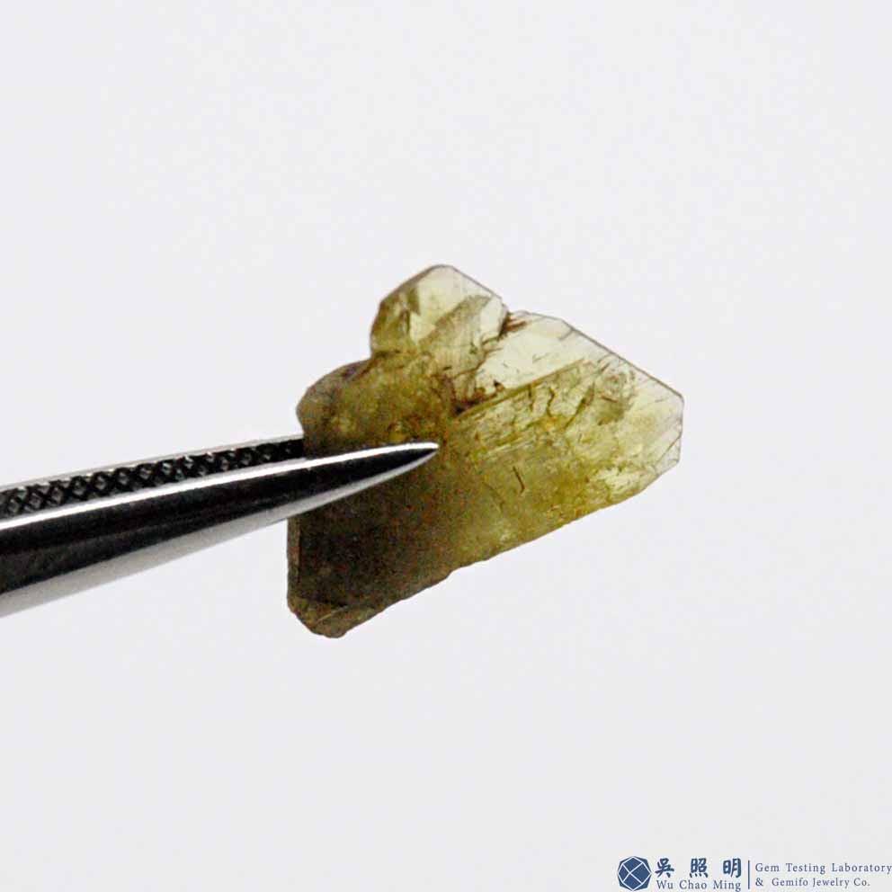 圖示-金綠寶石雙晶晶體(Chrysoberyl Twin)